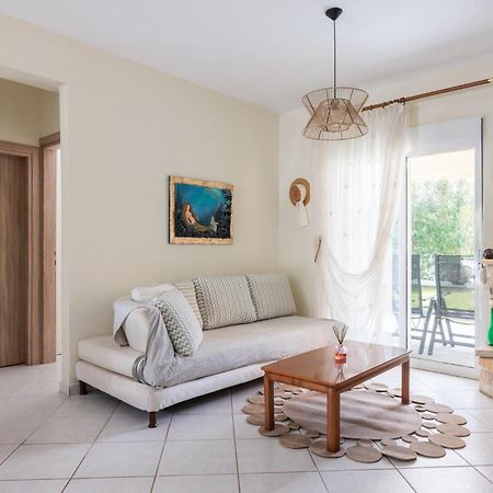 Apartment Next To The Sea Paralia Dionisiou Zewnętrze zdjęcie