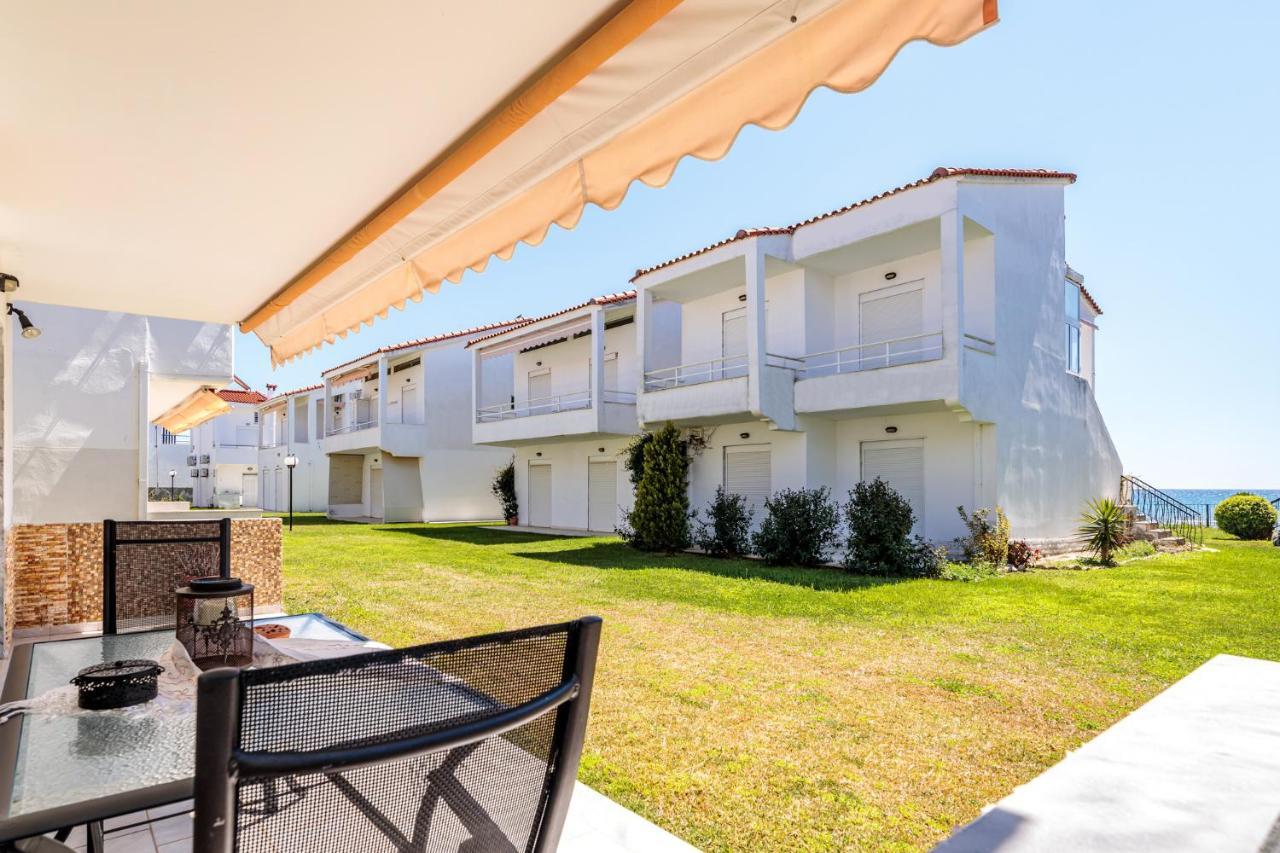 Apartment Next To The Sea Paralia Dionisiou Zewnętrze zdjęcie