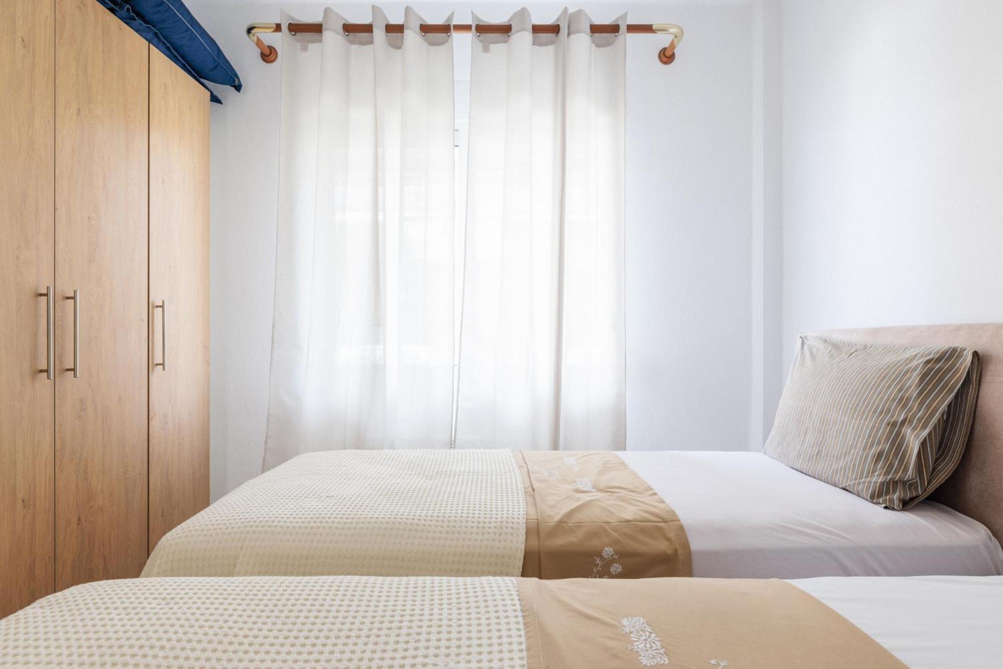 Apartment Next To The Sea Paralia Dionisiou Zewnętrze zdjęcie